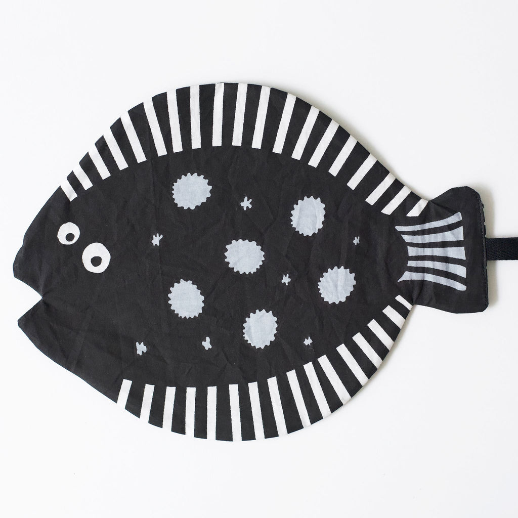 organic crinkle toy: fish